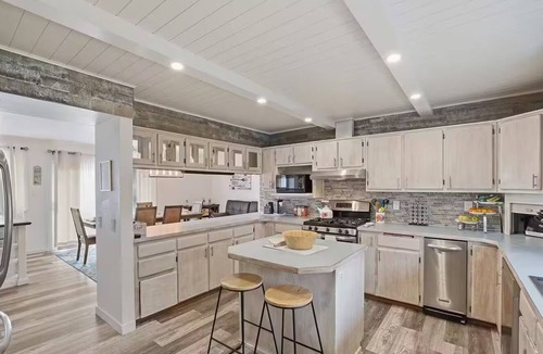Nikiski House | Peaceful 5-bedroom Lakehouse in charming Kenai perfect for families