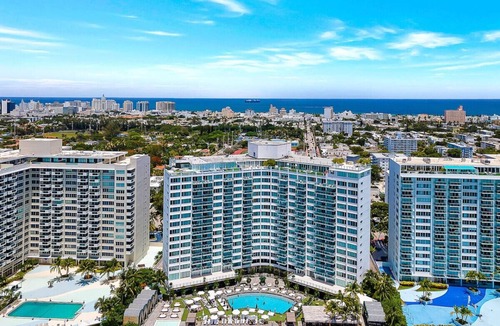 West Avenue Apartment | Perfect in South Beach With Gorgeous Bay View