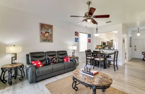 Regal Palms House | Pet-Friendly Townhome 9 Mi to Disney w/Lazy River