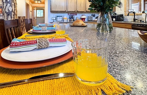 Duck Creek Village Ski Chalet | Pet Friendly | EV Charger| Zion/Bryce Hub | Family Fun