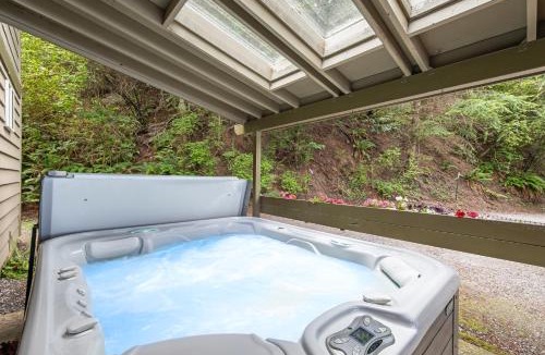 Eastsound House | Pinecone Cabin