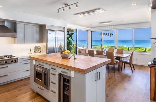 Pupukea House | Pipeline Beachfront Estate