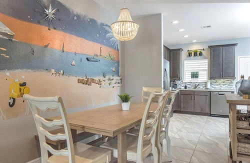 Port Aransas Villa | Pool · FREE Golf Cart · 5 Min Walk to Port Aransas Beach · Large Balcony · Gas & Charcoal Grill