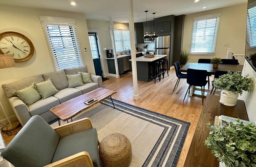 Yachting Village Apartment | Prime Location! Renovated House! 6 Bed/4 Bath
