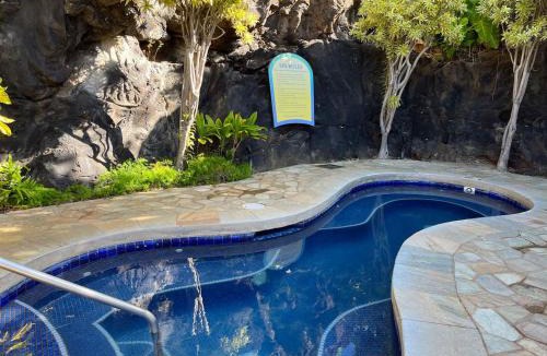 Hanamaulu Apartment | Pristine Hotel Room at Popular Resort