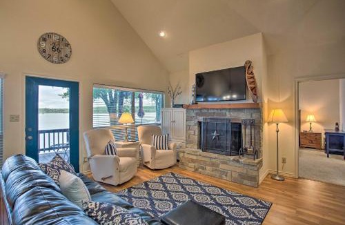 Log Cabin House | Private Dock & Fire Pit: Cedar Creek Lake Home