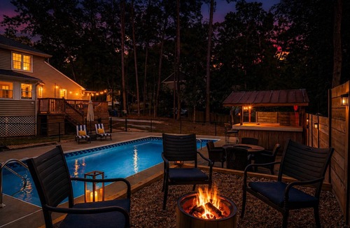 Mableton House | Private Pool Family Home with Game Room Near Truist Park & Atlanta Attractions