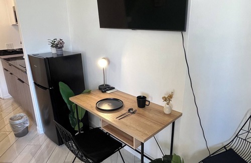 Ala Moana Condo | Private studio near Hilton Lagoon