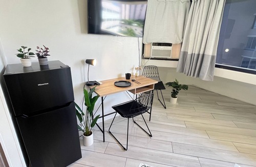 Ala Moana Condo | Private studio near Hilton Lagoon