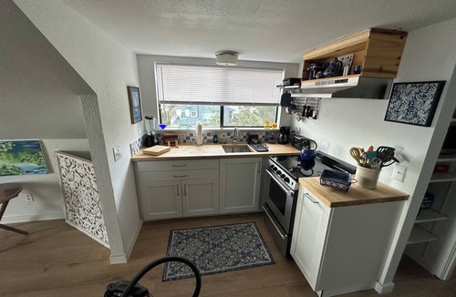 Everett Apartment | Quaint 1-bedroom apartment in pleasant Everett neighborhood