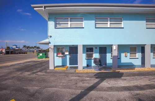 Merritt Island Apartment | Queen Bed|Non-Smoking
