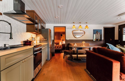Gold Bar Cabin | Riverglow Retreat - Luxury meets Wellness