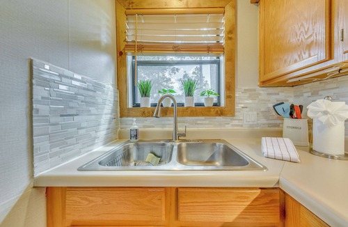 Ruidoso Cottage | Ruidoso Cabin w/Deck + Views: 4 Mi to Winter Park