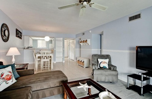 Bradenton Beach Apartment | Runaway Bay 242 - 1418878