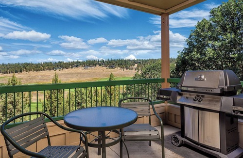 Klamath Falls Resort | Running Y! Breathtaking Mountain Views