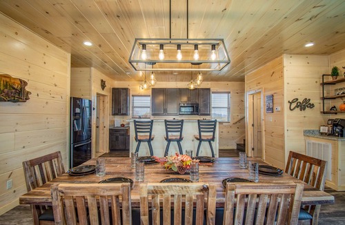Cottage Gardens Cabin | See July 4th Fireworks From Your Balcony!
