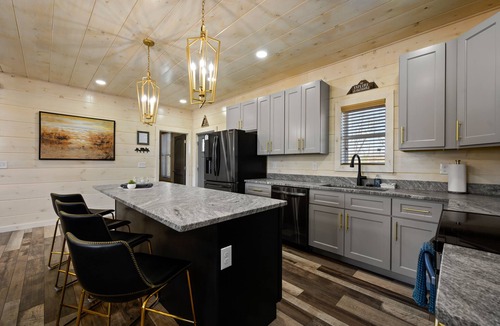 Cottage Gardens Cabin | See July 4th Fireworks From Your Balcony!