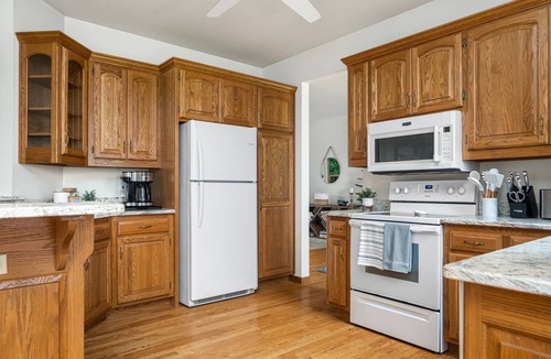 Cleveland House | Serene Lakeview Retreat on Lake Michigan - Minutes to Whistling Straights