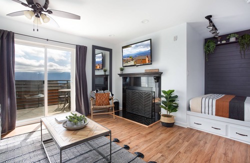 Chalet Village Condo | SKY HIGH VIEWS - Indoor and out door pool - hot tub - Gatlinburg