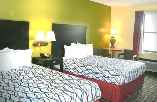 Park City House | Sky Palace Inn & Suites Park City Wichita North - Comfort 2 Queen Beds NS