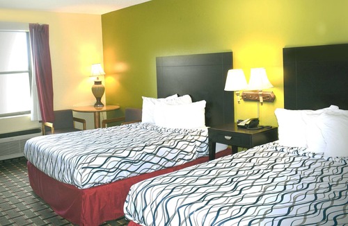 Park City House | Sky Palace Inn & Suites Park City Wichita North - Comfort 2 Queen Beds NS