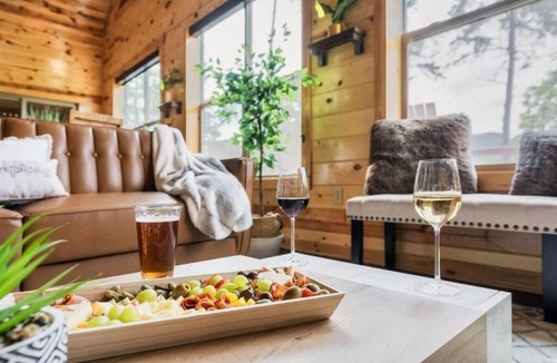 Gatlinburg - Pigeon Forge Ski Chalet | Smokies Sanctuary