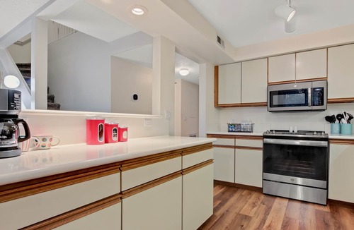 Southeast Boise House | South East Boise | Updated Groovy Charmer | 3 bed 2 bath