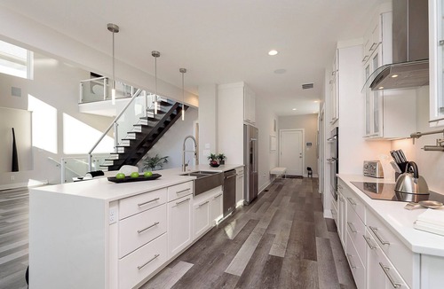 Indianapolis House | Spacious 5 BR Home w/Pool, Outdoor Grill + Bar