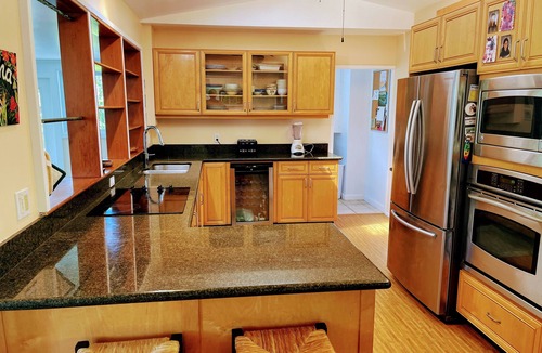 Kalama Tract House | 'Star of Hawaii' Beachside, Pool, Steps to Beach - Great for Families