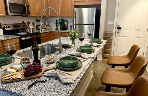 South Bend Apartment | Steps from Notre Dame The Emerald Suite+ Parking