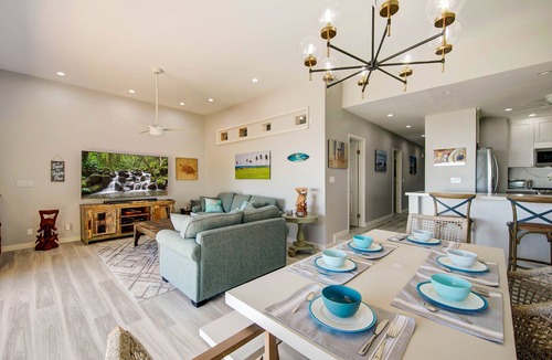 Wailua Condo | Summer Deal Oceanfront Kapaa Condo with Pool and Glass Wall Views