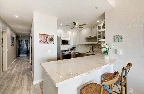 Wailua Condo | Summer Deal Oceanfront Kapaa Condo with Pool and Glass Wall Views
