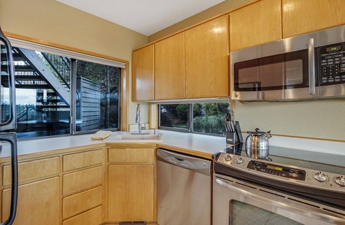 Century West Condo | Summer in Bend at a Greatly Reduced Rate Due to Construction - READ DESCRIPTION