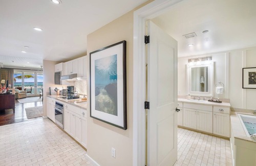 Kahuku Apartment | SUMMER REDUCED! Villa 317, KING bed, Penthouse Lvl Ocean View Turtle Bay