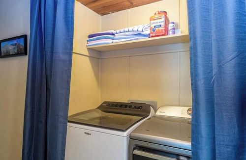 Overlook Park House | Sunriver Modern Lodge – Hot Tub & Bikes Included