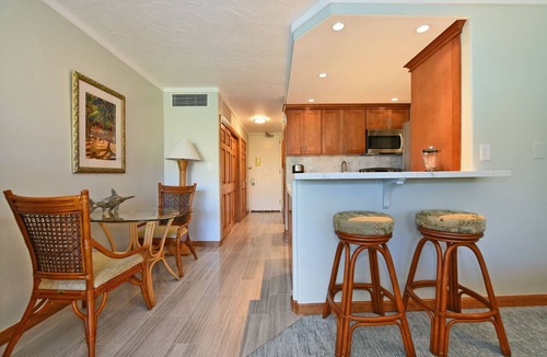 Historic Lahaina Front Street Condo | Sweeping Mountain Views from Lahaina Shores Studio ~ Sleeps 2