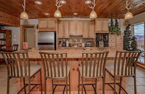 Gatlinburg - Pigeon Forge Cabin | Tanasi Lodge - Weddings - Retreats - Gathering