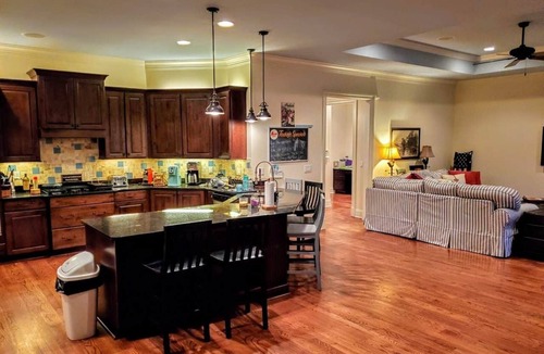 Reynolds Landing House | The Lake Front Sunset House