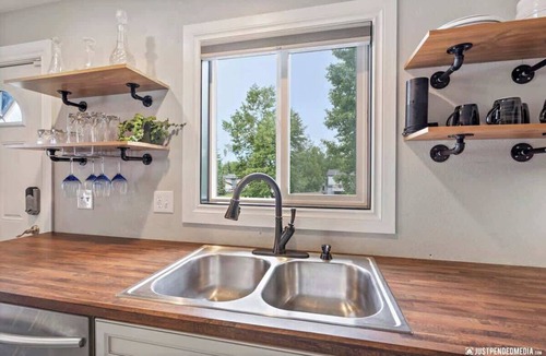 Old Seward - Oceanview Apartment | The Luxury Loft in Anchorage