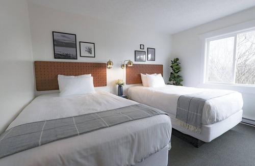 Homer Hotel | The Moosetide Hotel