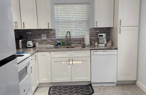 Dunnellon Villa | The Relaxing Villa/Kayaks + River tubes included/Rainbow River