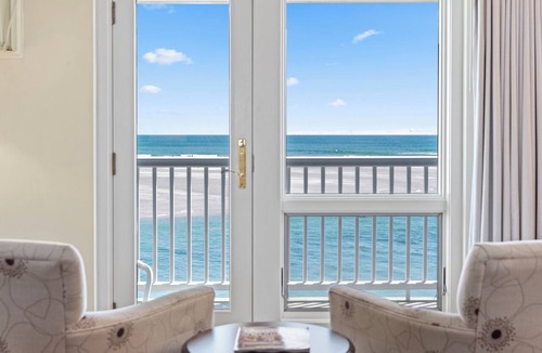 Ogunquit Hotel | The Sparhawk Oceanfront Resort