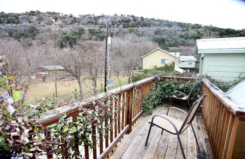 New Braunfels Apartment | Tiki Loft #2 | Guadalupe | River Road | Sleeps 4