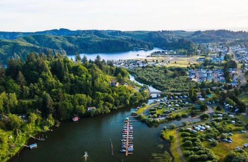 Lakeside House | Treetop Lodge - 2 Homes on one Property!