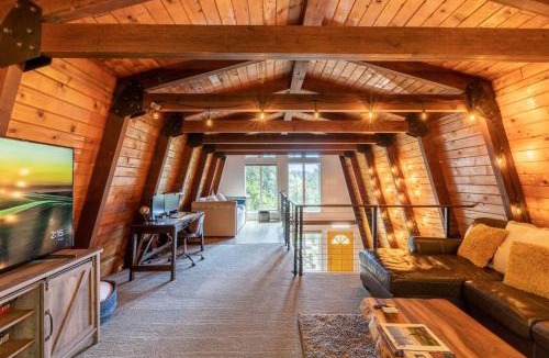 Lakeside House | Treetop Lodge - 2 Homes on one Property!