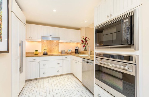 Kahuku Condo | Turtle Bay Villas 308 by Gather: Beachfront w/Shared Pool/Spa/AC