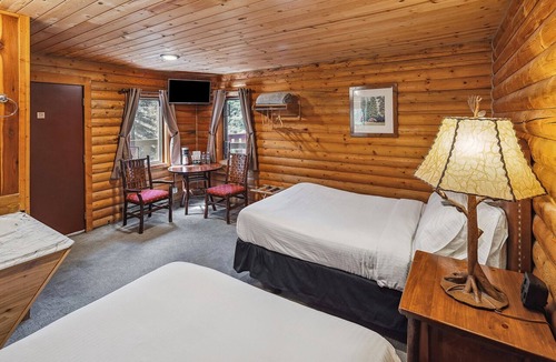 Denali National Park Cabin | Standard Double Caribou Cabin