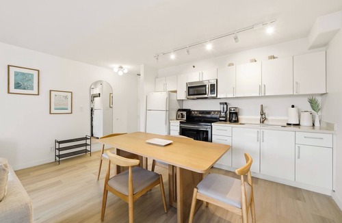 Waikiki Condo | Waikiki Banyan: 1 BD, Parking, AC, Unit Wash/Dryer