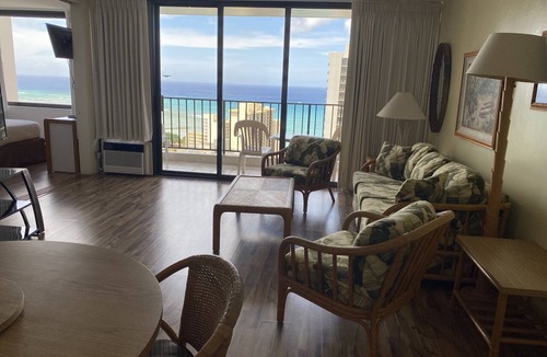 Waikiki Condo | Waikiki Banyan Epic Ocean View Deluxe, 34th floor, 5min from Waikiki Beach