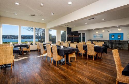 Bayshore Hotel | Waldport Bayfront Hotel & Restaurant